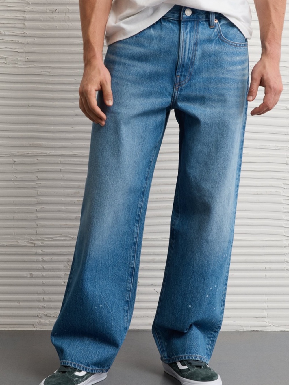 American Eagle Outfitters Relaxed Wide-Leg Jeans in Light Blue Wash